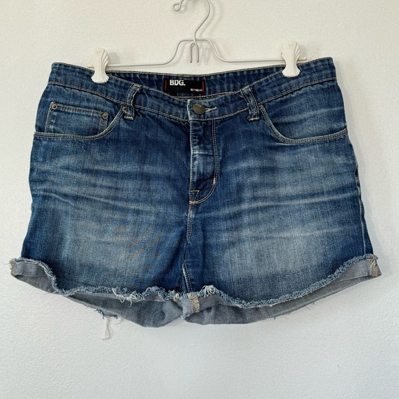 Urban Outfitters BDG Dark Wash Boyfriend Shorts Sz 30 - Picture 4 of 10